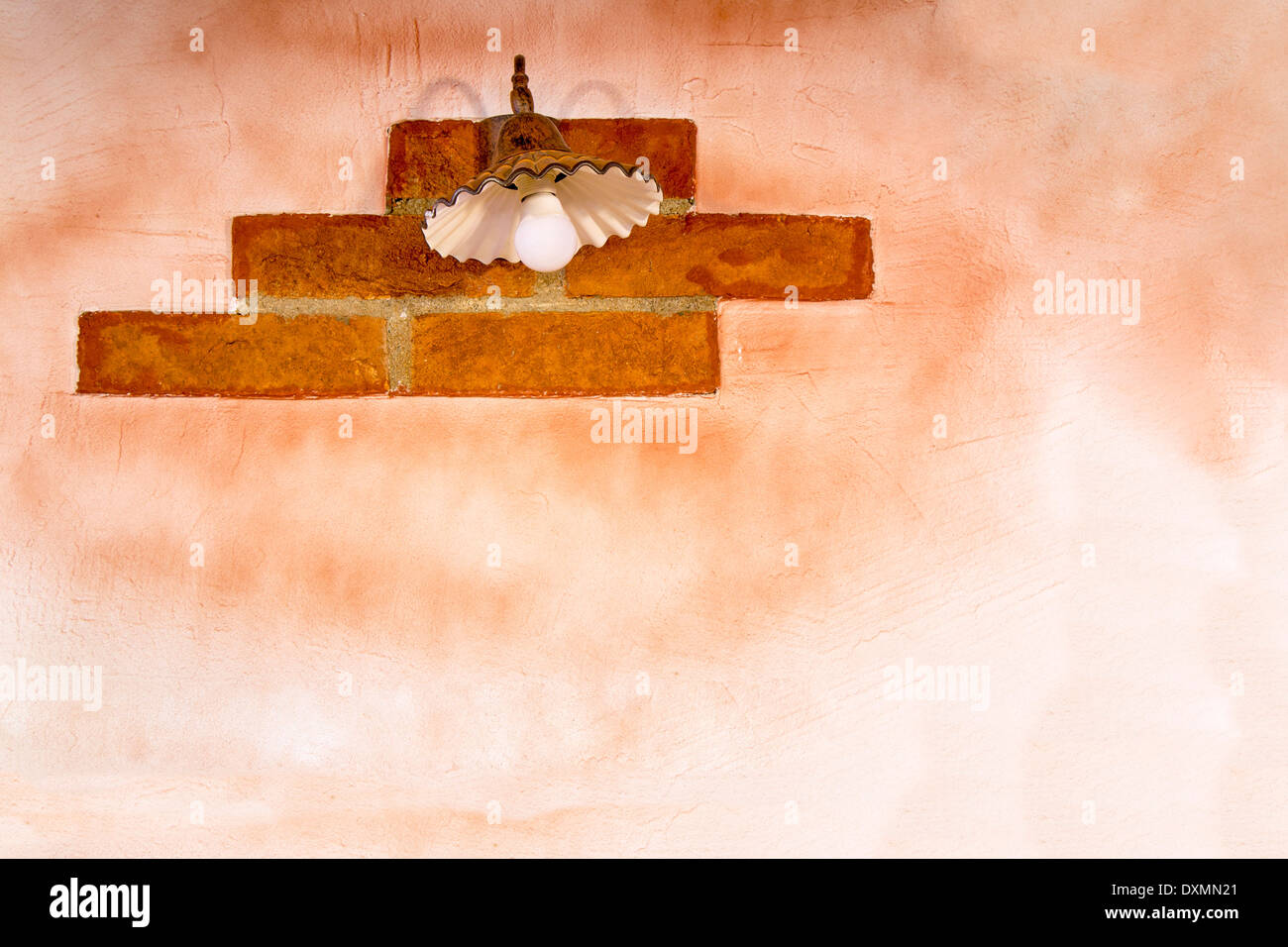 Alte Wandlampen An Eine Ziegel Wand Stockfoto Bild 68067721 Alamy