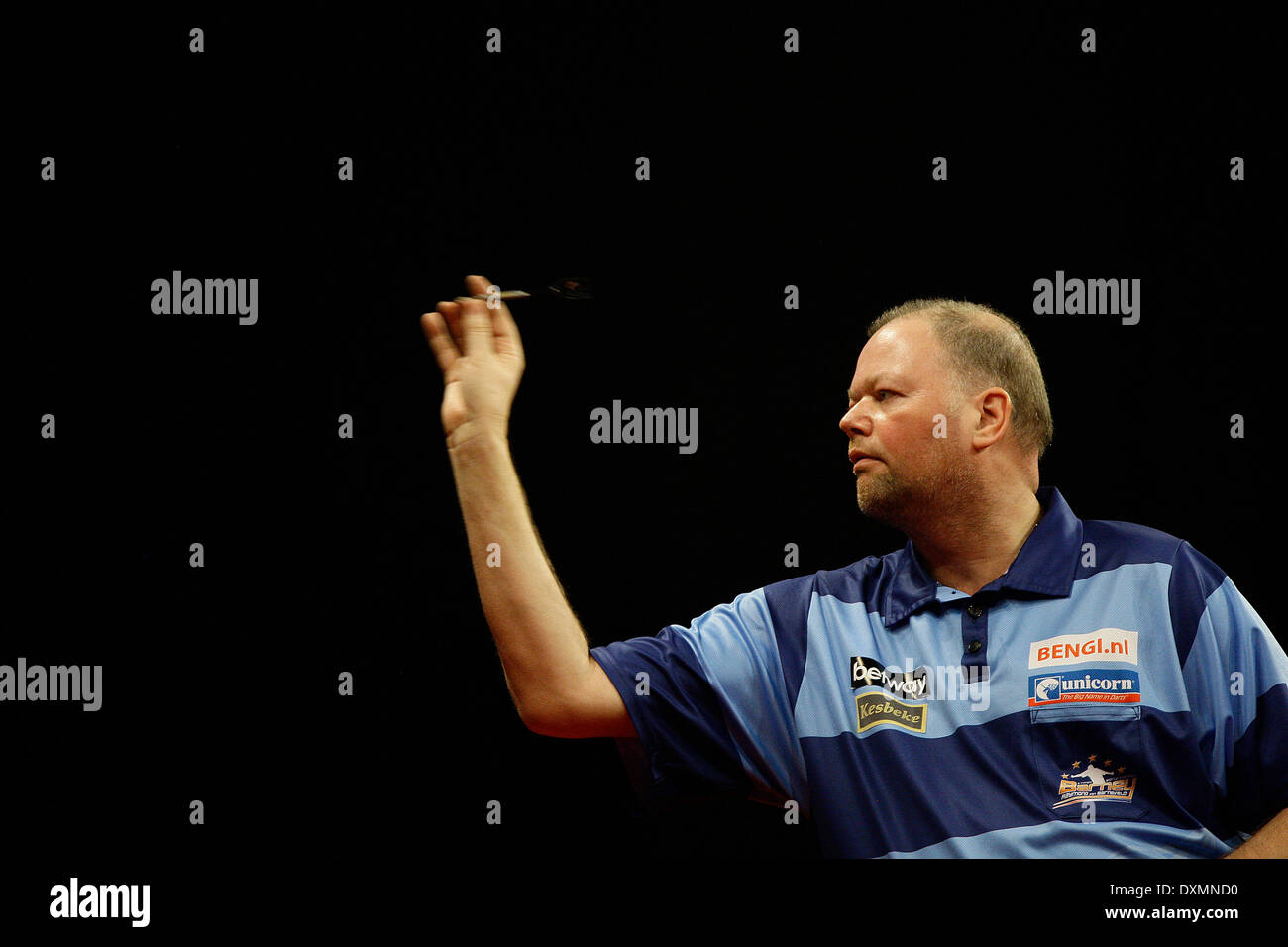 Dublin, Irland. 27. März 2014. Raymond van Barneveld Aktion gegen Phil Taylor PDC Darts Premier League von der O2 Arena, Dublin, Irland-Gutschrift: Michael Cullen/Alamy Live News Stockfoto