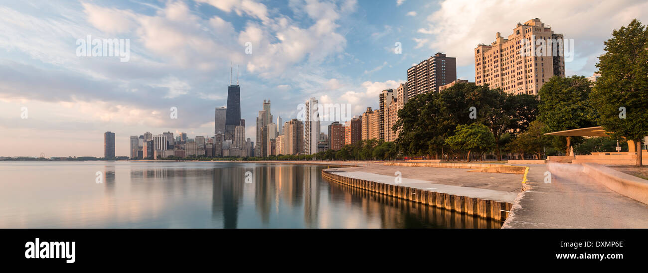 Chicago, Illinois, Vereinigte Staaten von Amerika, Skyline und Lake Michigan Stockfoto