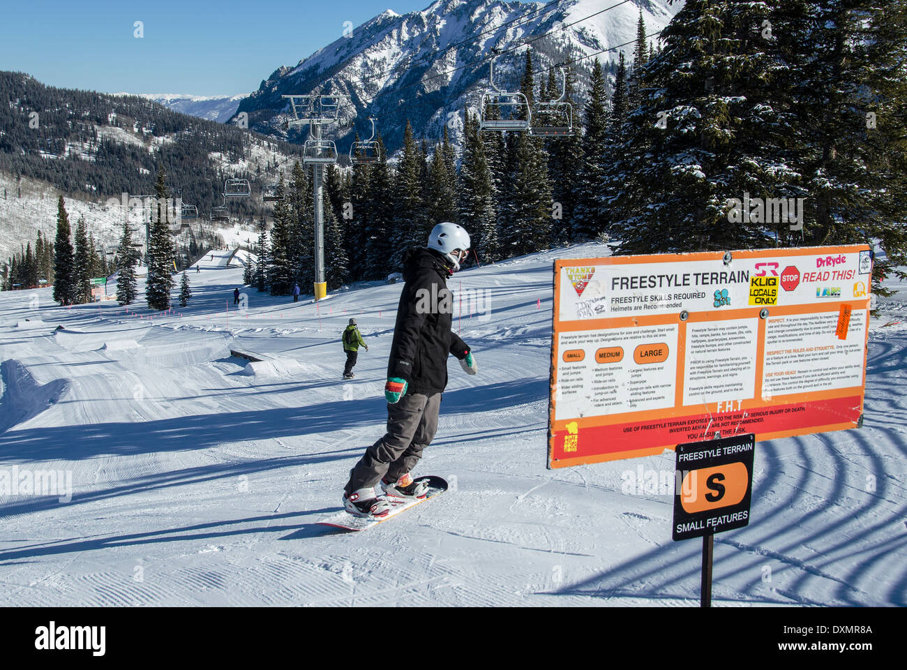 Snowboarder am Woodward Terrain Park Copper Mountain, Colorado USA Stockfoto