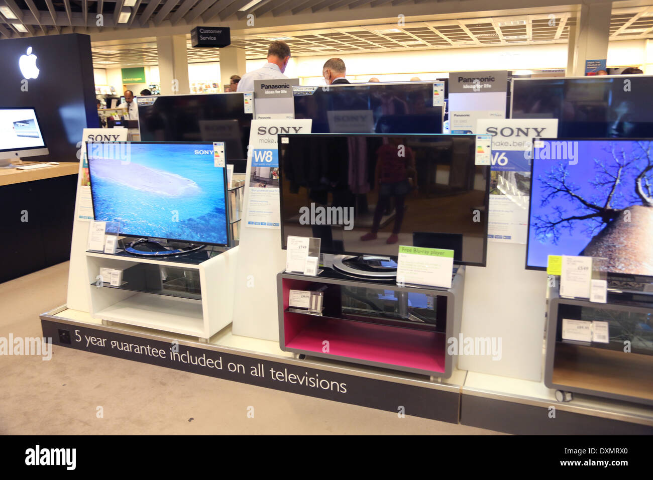 Kingston Upon Thames Surrey Sony und Panasonic-Fernseher auf den Verkauf In John Lewis Store Stockfoto