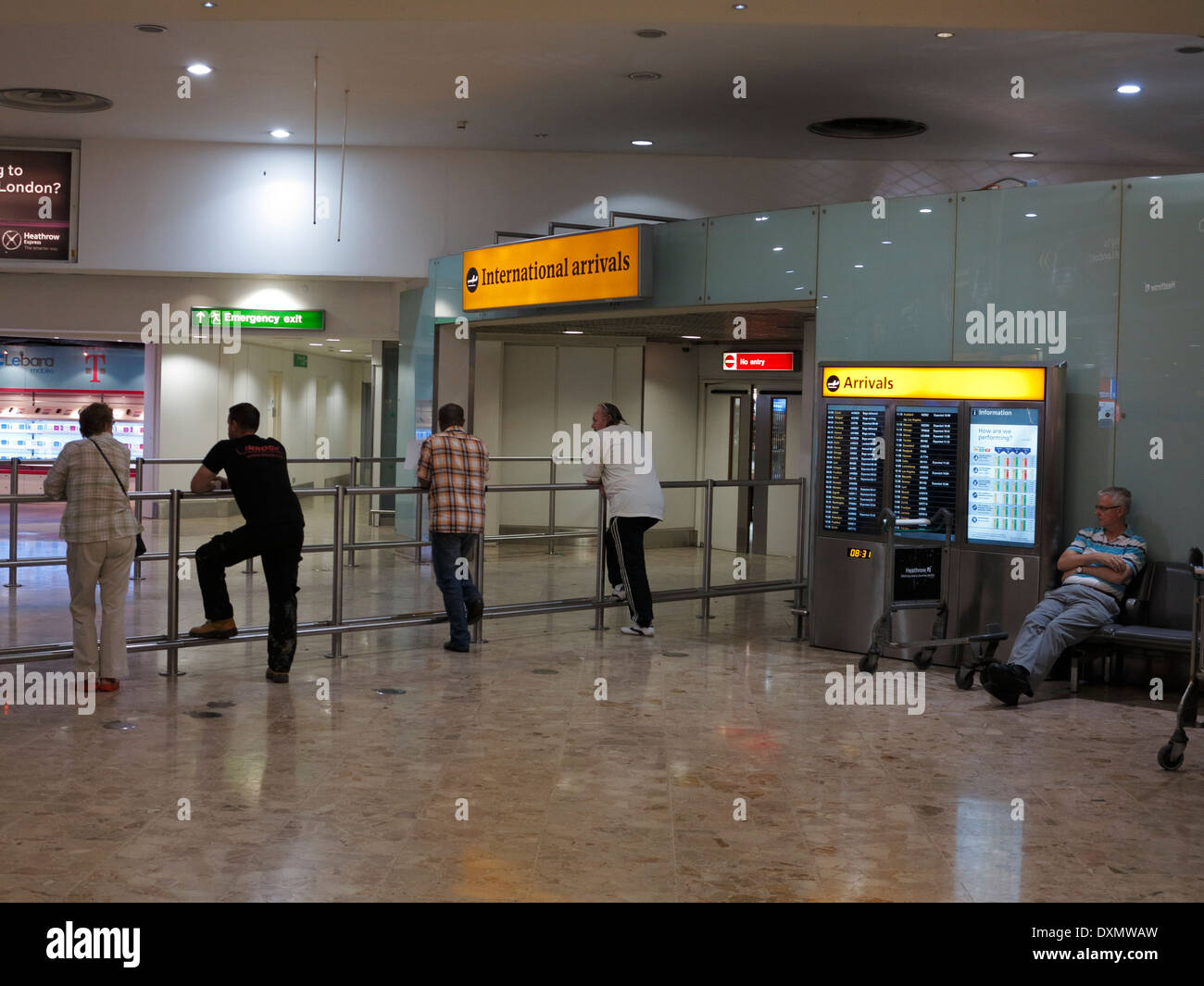 Heathrow Airport Terminal 1 Ankunft London England UK Stockfoto