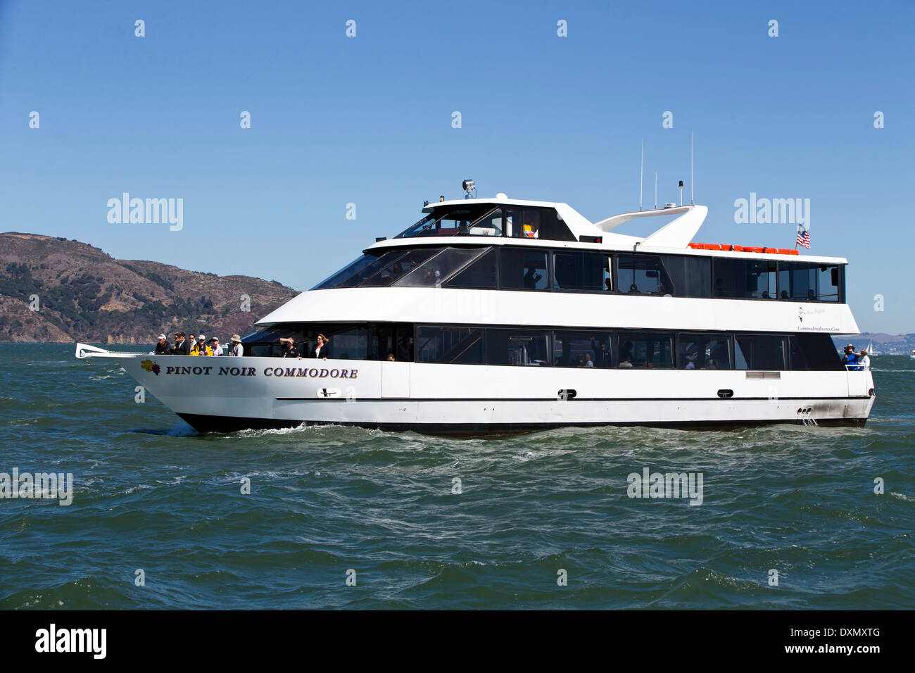 Pinot Noir Commodore Luxusyacht auf die Bucht von San Francisco, San Francisco, Kalifornien, Vereinigte Staaten von Amerika Stockfoto