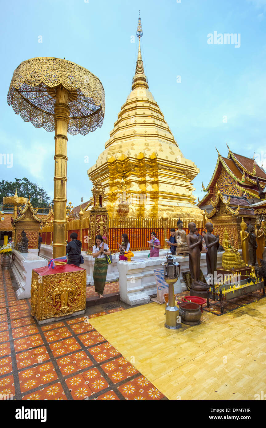 Goldene Chedi im Wat Doi Suthep, Chiang Mai, Thailand Stockfoto