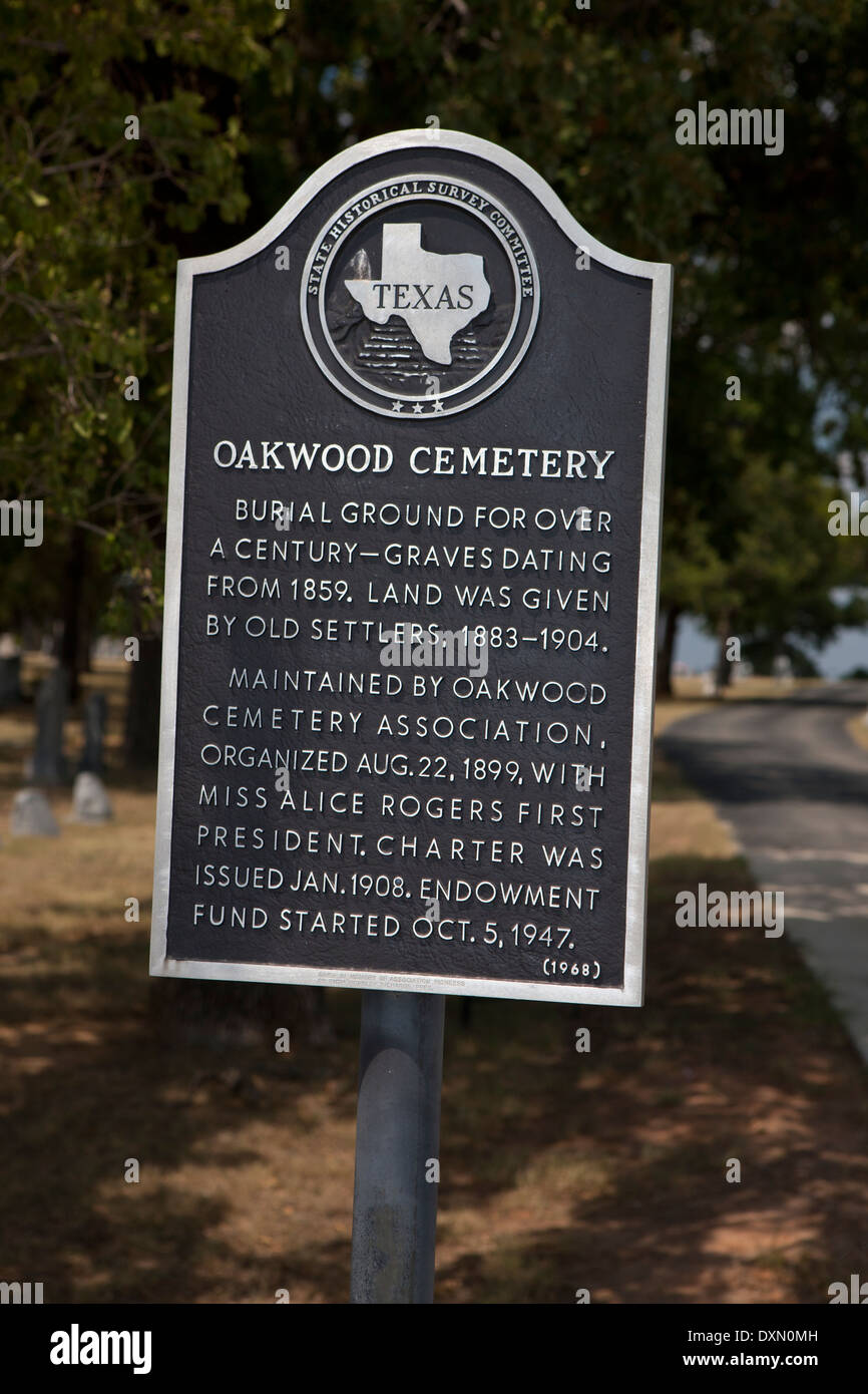 OAKWOOD CEMETERY Beerdigung Boden für über ein Jahrhundert - Gräber aus dem Jahr 1859. Land wurde vom alten Siedler, 1883-1904 gegeben. Verwaltet von Oakwood Cemetery Association, 22. August 1899, mit Miss Alice Rogers erster Präsident organisiert. Charta wurde Januar 1908 ausgestellt. Stiftungsfonds begann 5. Oktober 1947. (1968) Stockfoto