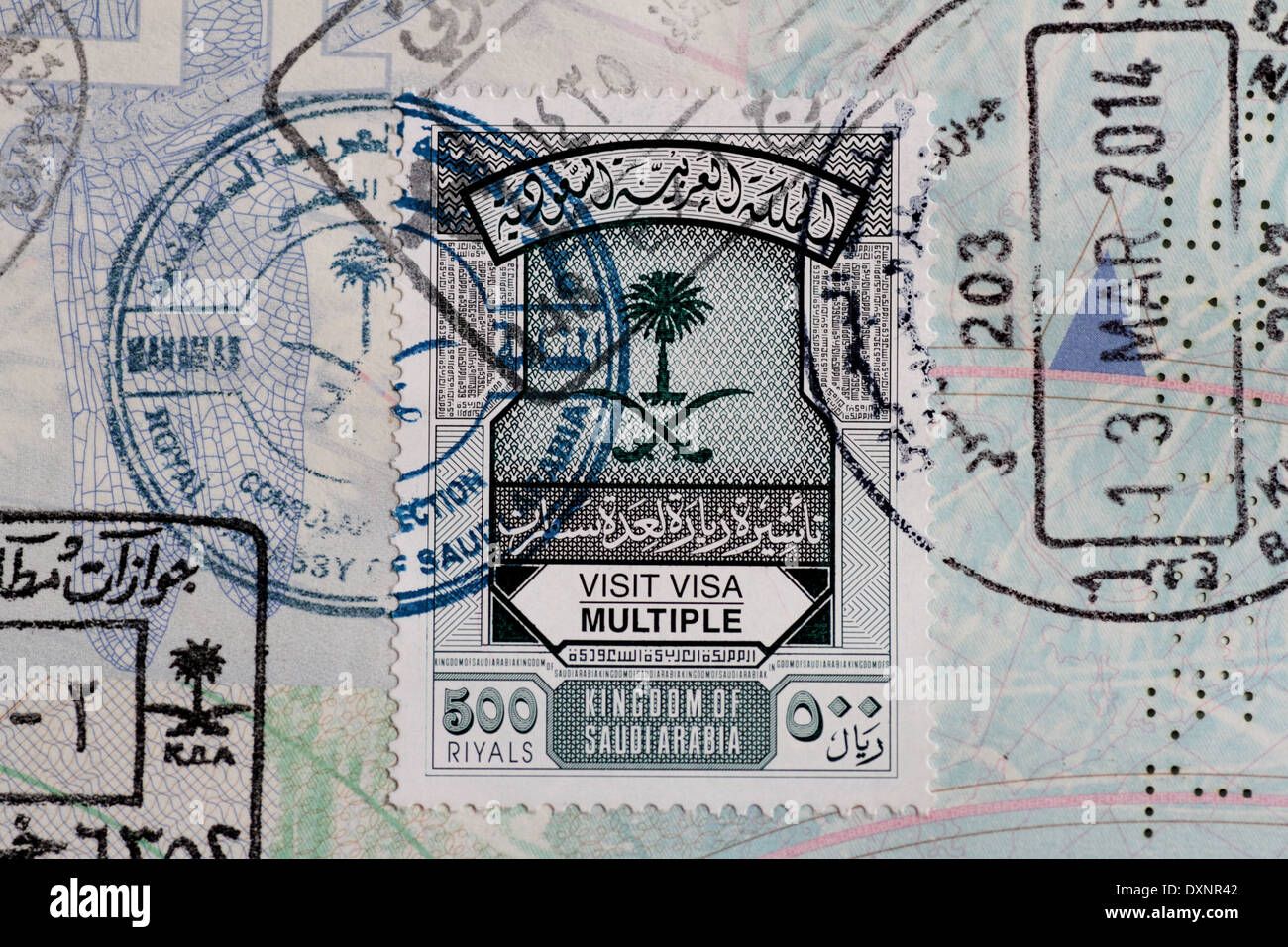 Saudische mehrere Einreisestempel in britischen Reisepass Visum Stockfoto