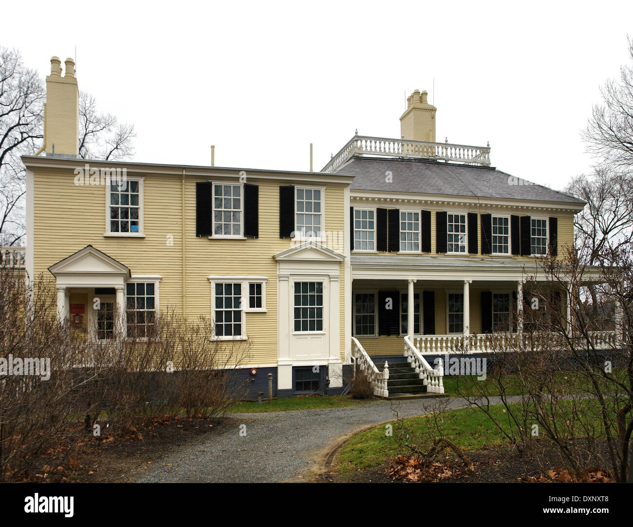 Das historische Longfellow House in Cambridge (Massachusetts, USA) zu früh Winterzeit Stockfoto