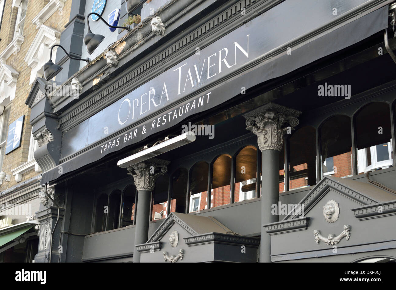 Die Oper Taverne Tapasbar und Restaurant in Catherine Street, London, UK Stockfoto