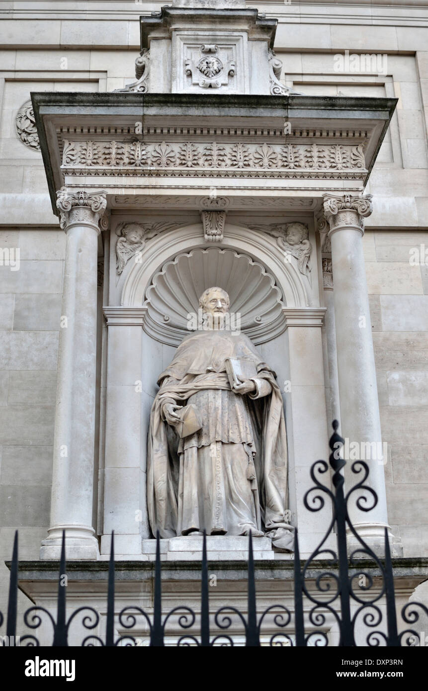 Statue von Kardinal John Henry Newman am Brompton Oratory, Thurloe Place, London, UK Stockfoto