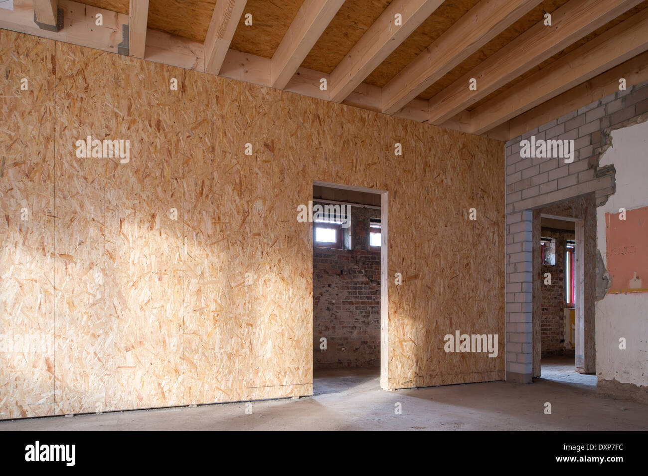 Berlin, Deutschland, Zeichnung in eine Holzdecke und eine Partition gemacht von Pressspan Stockfoto