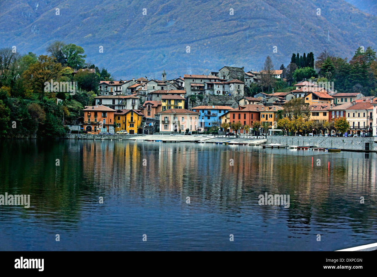 Mergozzo Dorf am Mergozzo See in der Dämmerung - Lombardei-Italien Stockfoto