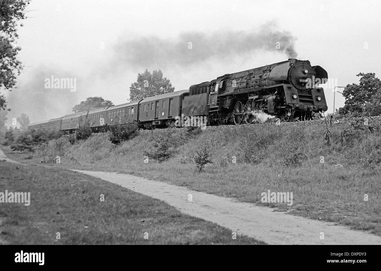 Berlin, Bundesrepublik Deutschland, die 01 0505 auf offener Straße Stockfoto