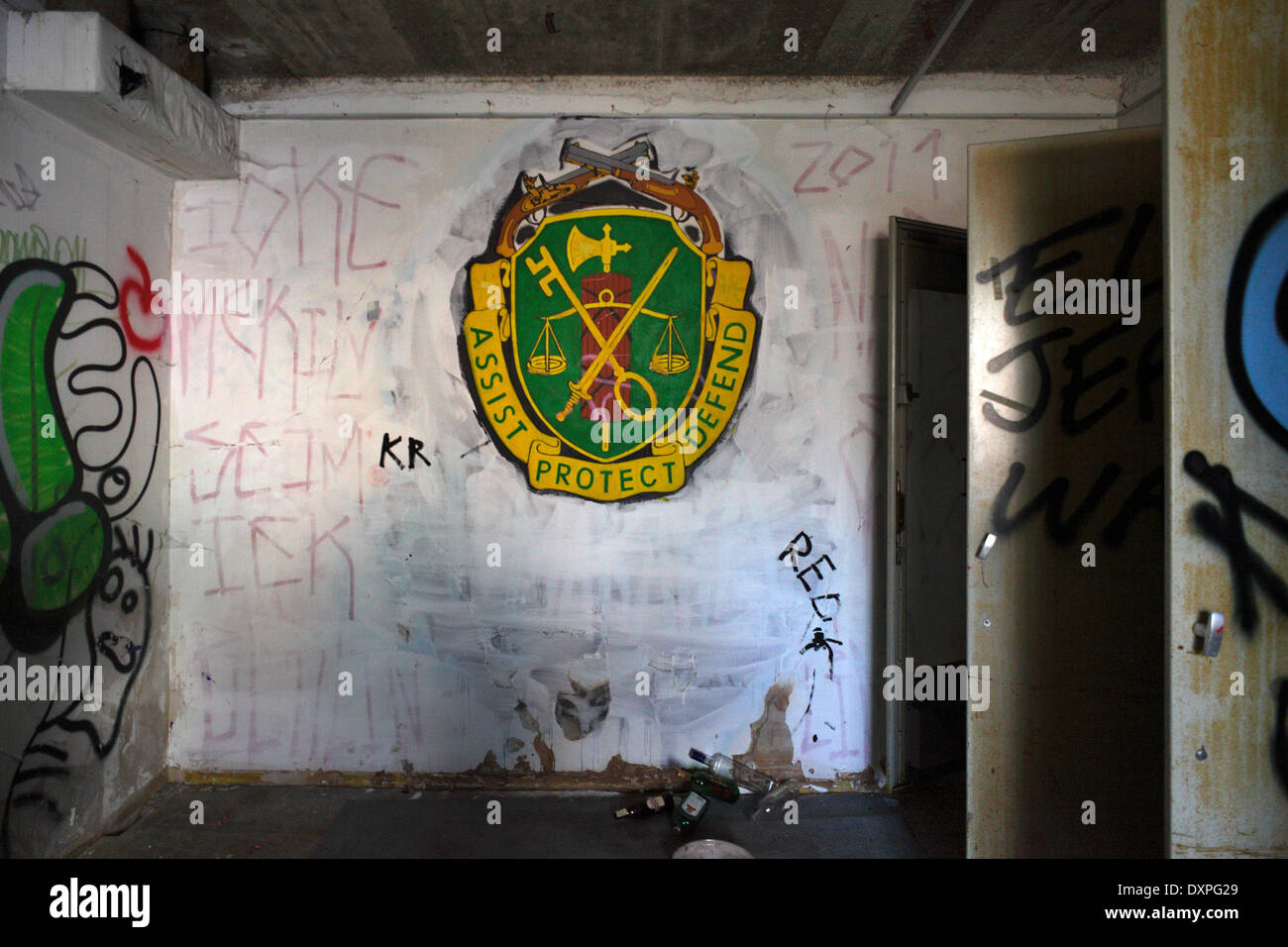 Berlin, Deutschland, Wappen der US-Militärpolizei in den Ruinen des Abhoerstation der US-Armee auf dem Teufelsberg Stockfoto