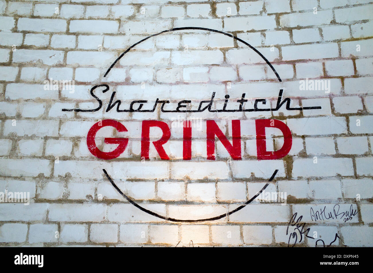 Shoreditch Grind Café am Kreisverkehr der Old Street, London, England, UK Stockfoto