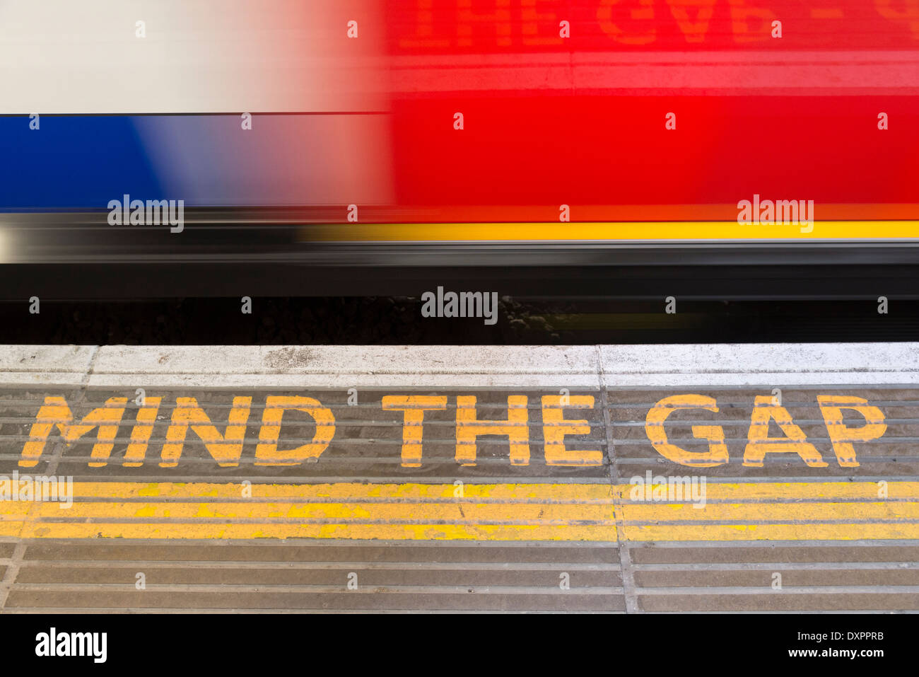 Mind the gap auf die Londoner U-Bahn, Großbritannien Stockfoto