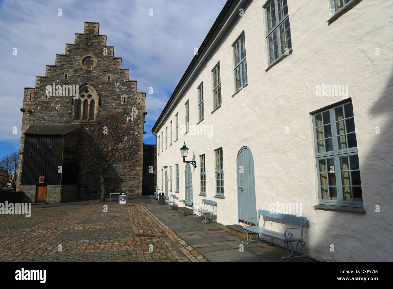 Gebäude im Innenhof der Festung Bergenhus, Bergen, Norwegen Stockfoto