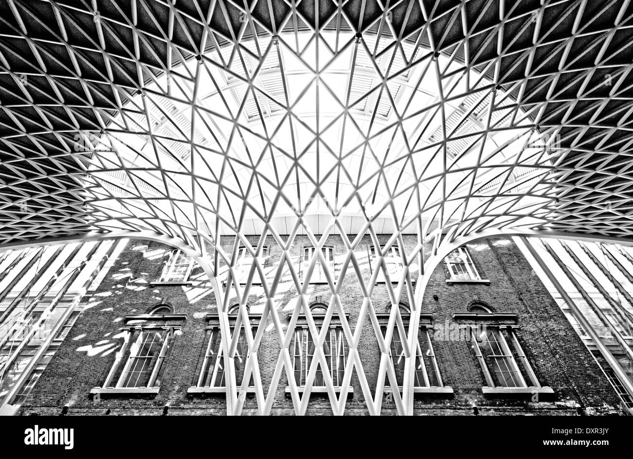 Dach-Neubau in der Kings Cross Station, London, UK Stockfoto