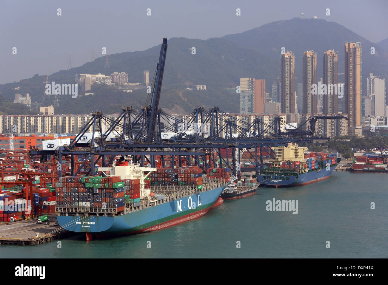 Hong Kong, China, Containerschiffe im Hong Kong International Terminal, Container-Hafen Stockfoto