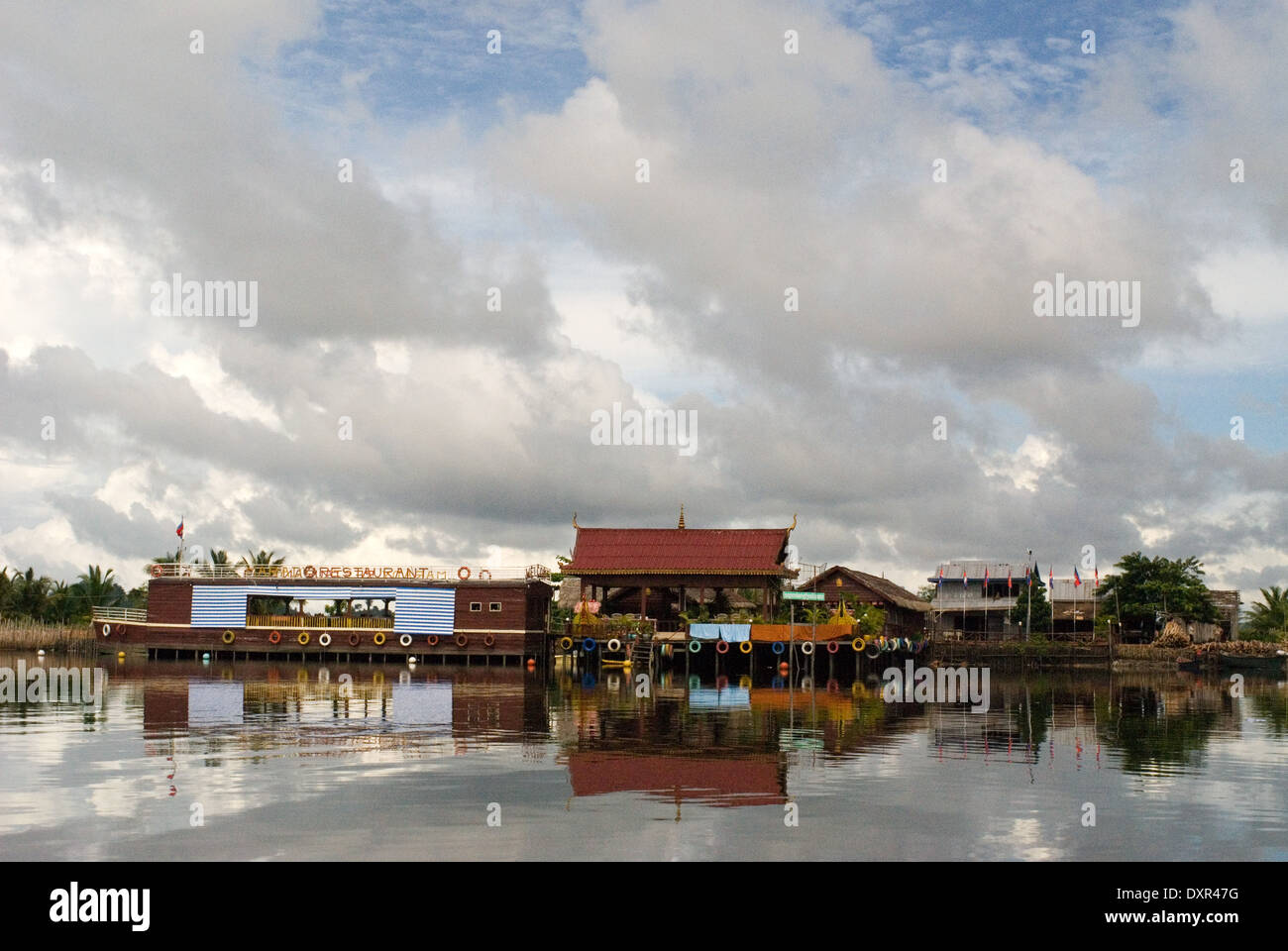 Schwimmendes Restaurant im Ream Nationalpark Boot. Ream National Park liegt 18 Kilometer von der Innenstadt von Sihanoukville, in Richtung Phn Stockfoto