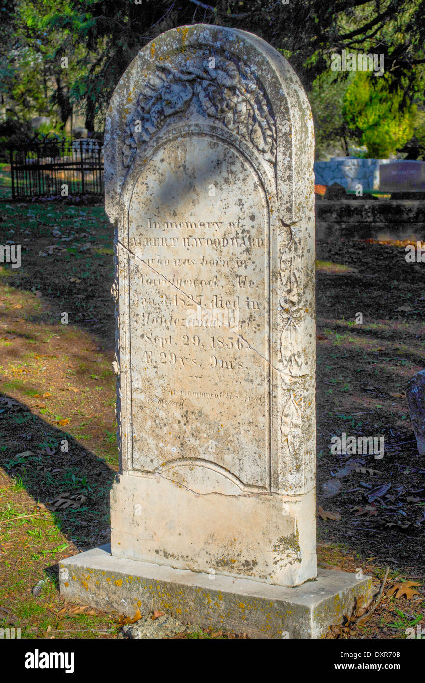 1856 Grab Marker auf dem Friedhof von Columbia, Kalifornien, eine Goldgräberstadt 1800er Jahren Stockfoto