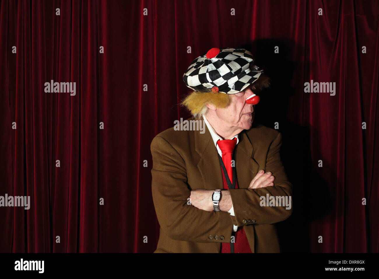 Berühmten russischen Clown Oleg Popov, im Alter von 83, bereitet sich auf seine neue Show "Magic Life" in Dresden, Deutschland. Stockfoto