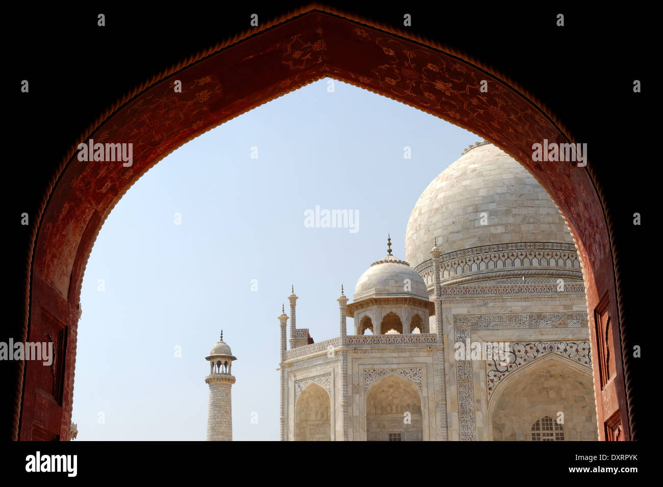 Taj Mahal, letztlich aus dem arabischen, "Krone der Paläste", auch "Taj" ist ein weißer Marmor-Mausoleum befindet sich in Agra. Stockfoto