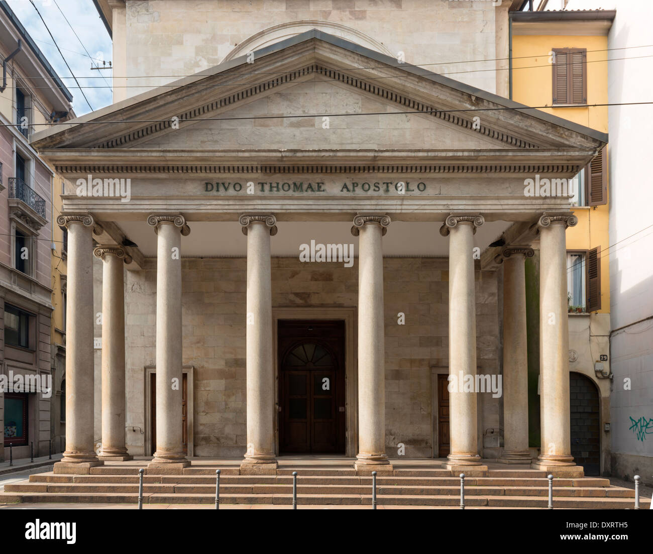 klassische Fassade der St. Thomaskirche, Milan Stockfoto