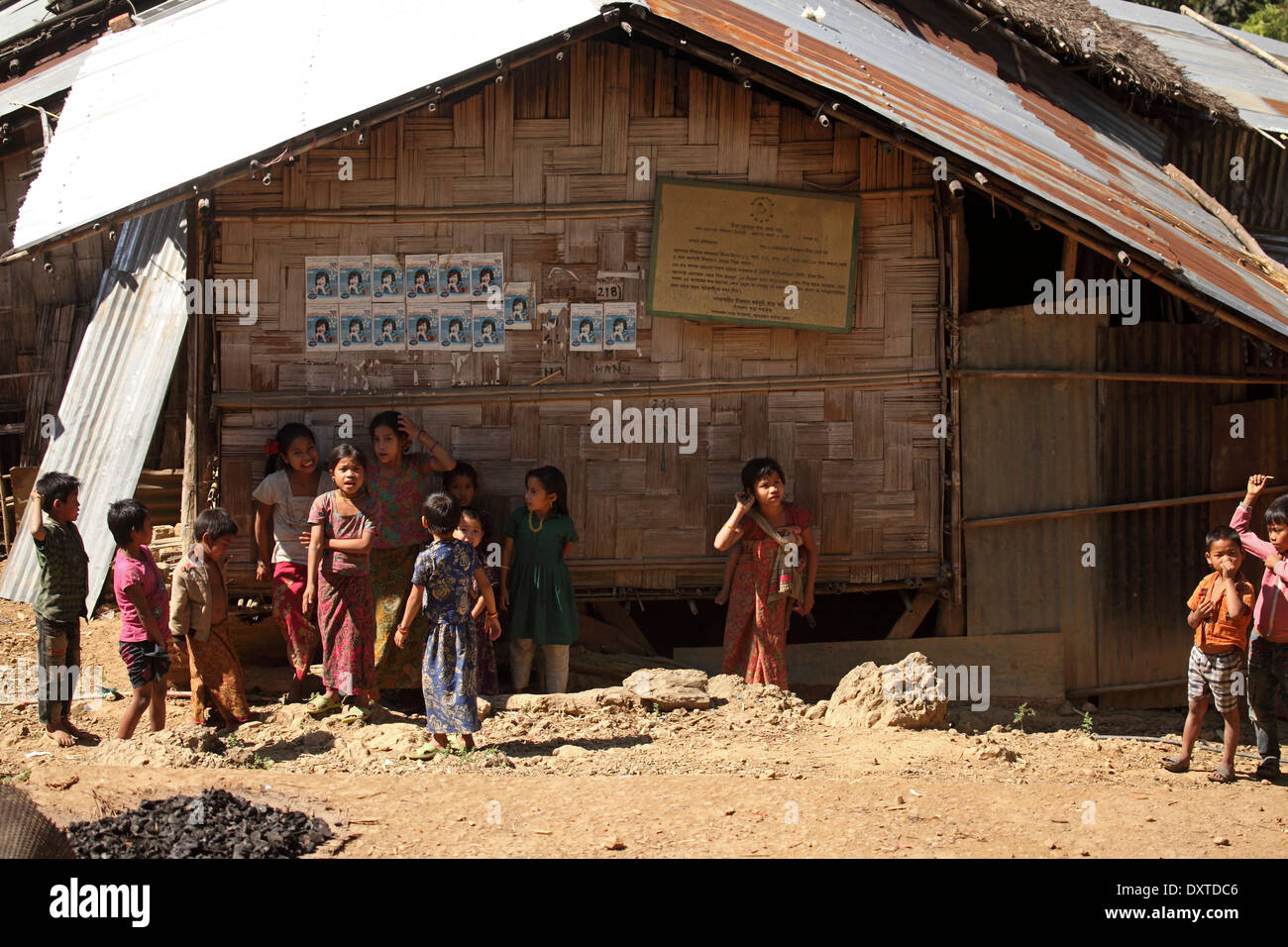 Murong Stammes-Baganpara Kinderdorf in Bandarban Region von Bangladesh. Stockfoto