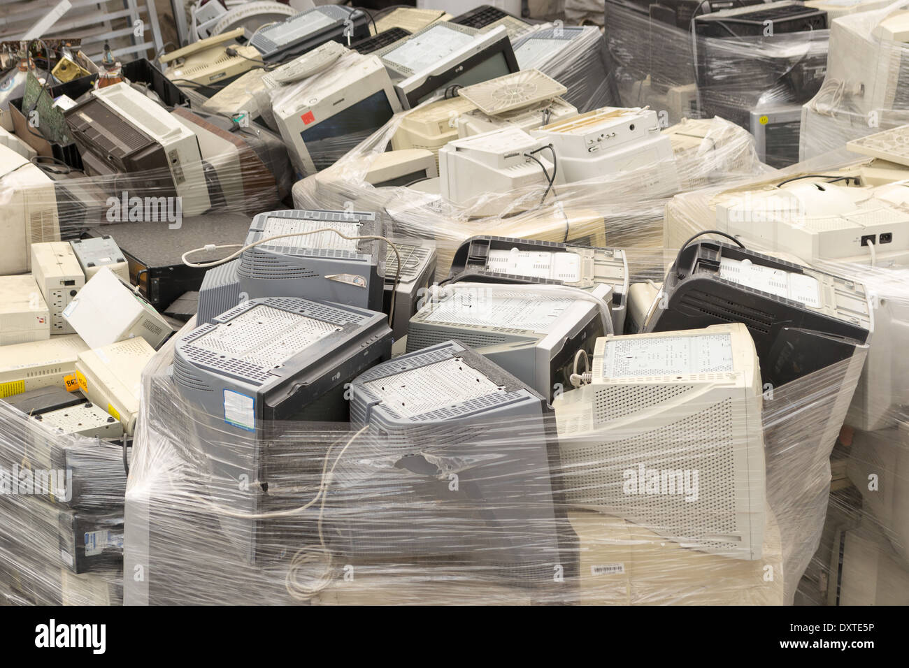 Alte ComputerMonitore für das recycling Stockfotografie Alamy