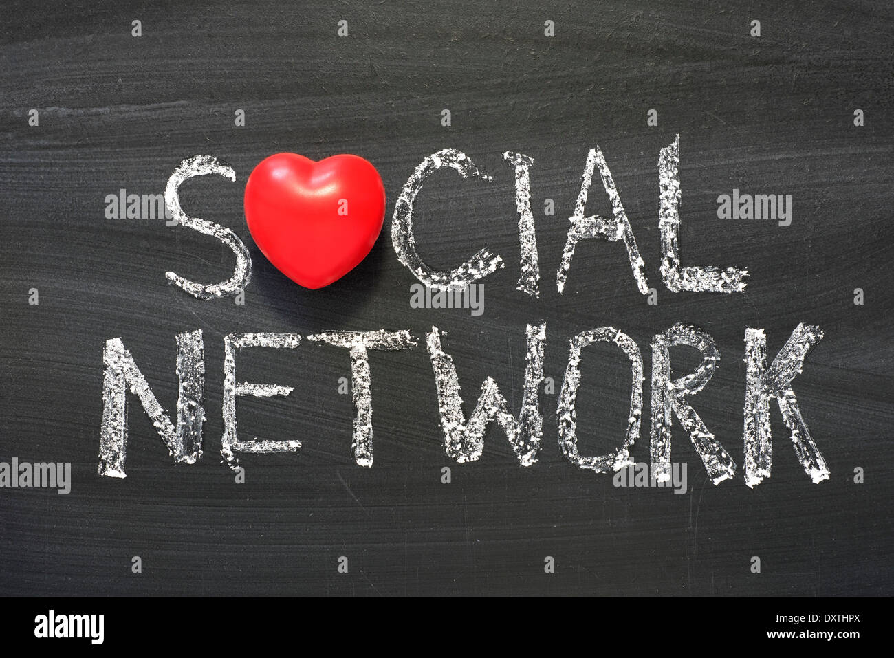 soziales Netzwerk Ausdruck handschriftlich auf Schultafel Stockfoto