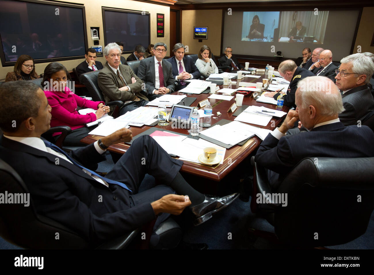 Präsident Barack Obama beruft eine National Security Council Meeting in den Situation Room des weißen Hauses, die Situation in der Ukraine, 3. März 2014 zu diskutieren. Stockfoto
