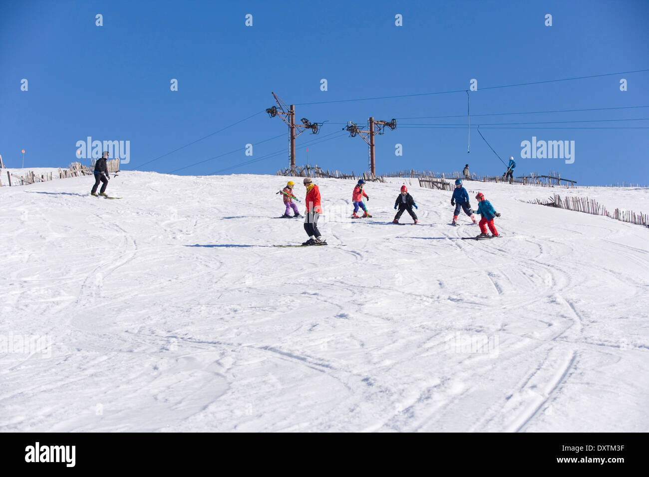 Skischule im Glenshee Ski Center. Stockfoto