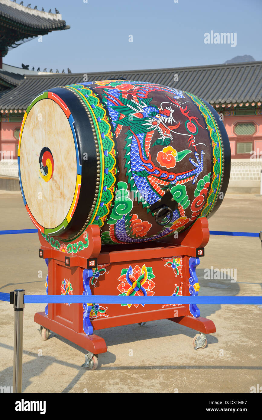 Koreanische traditionelle Trommel genannt Buk mit Taegeuk-symbol Stockfoto