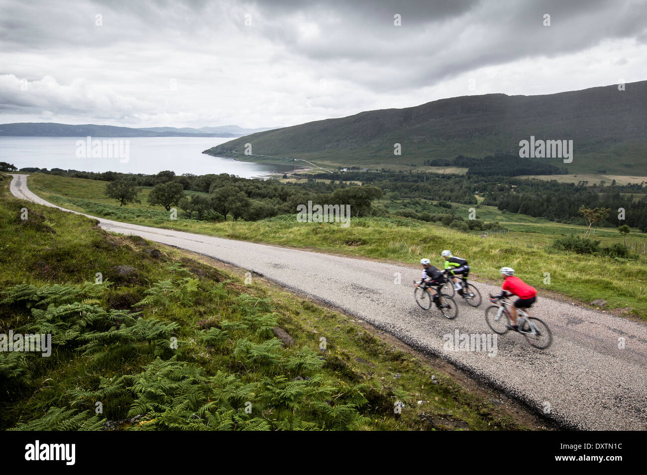 Drei Fahrer nehmen auf Großbritanniens Straßen längste in Lochcarron, Schottland Stockfoto