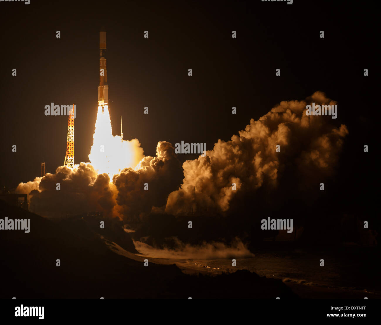 Die Mission Global Precipitation Measurement (GPM), eine Zusammenarbeit zwischen der NASA und der Japan Aerospace Exploration Agency (JAXA), verfolgt globale Niederschlagsmuster mit hochpräzisen Satellitendaten. Stockfoto