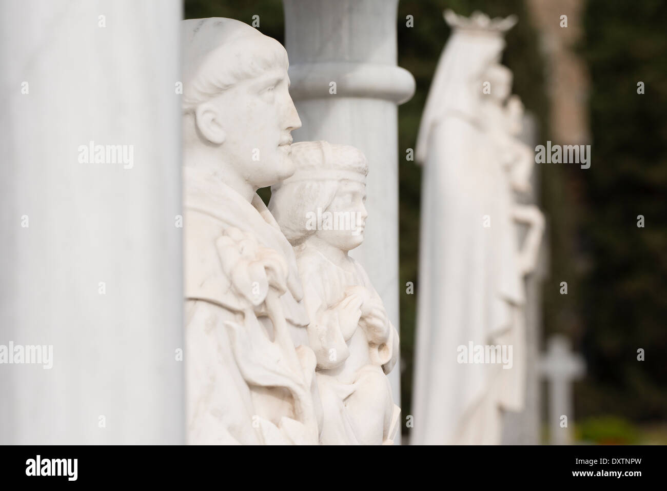Grabbeigaben Skulptur Kunstwerk, Friedhof in Barcelona, Spanien Stockfoto