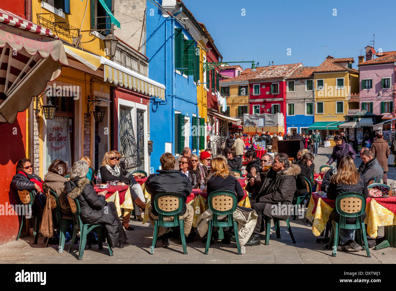 Restaurant-Szene, Insel Burano, Veneto, Italien Stockfoto