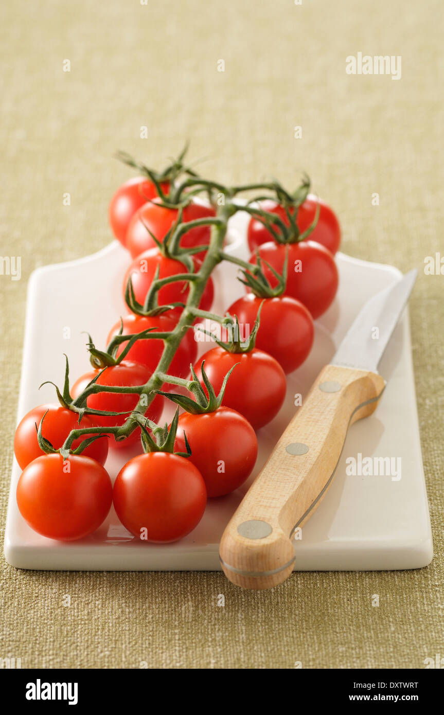 Reihe von Cherry-Tomaten Stockfoto