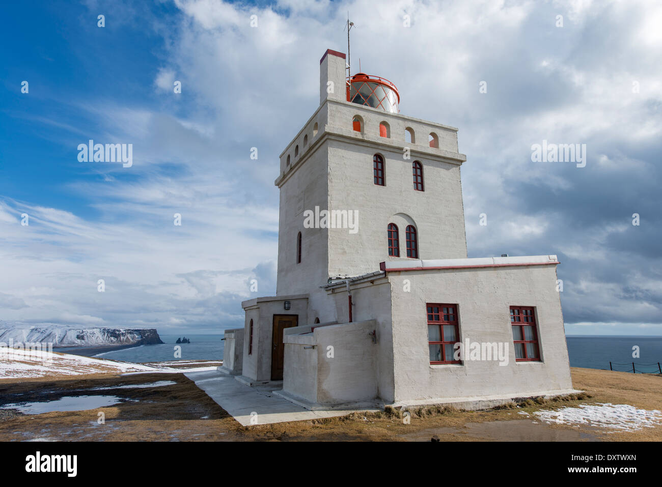 Dyrhólaey Vorgebirge am Atlantik, Island Stockfoto