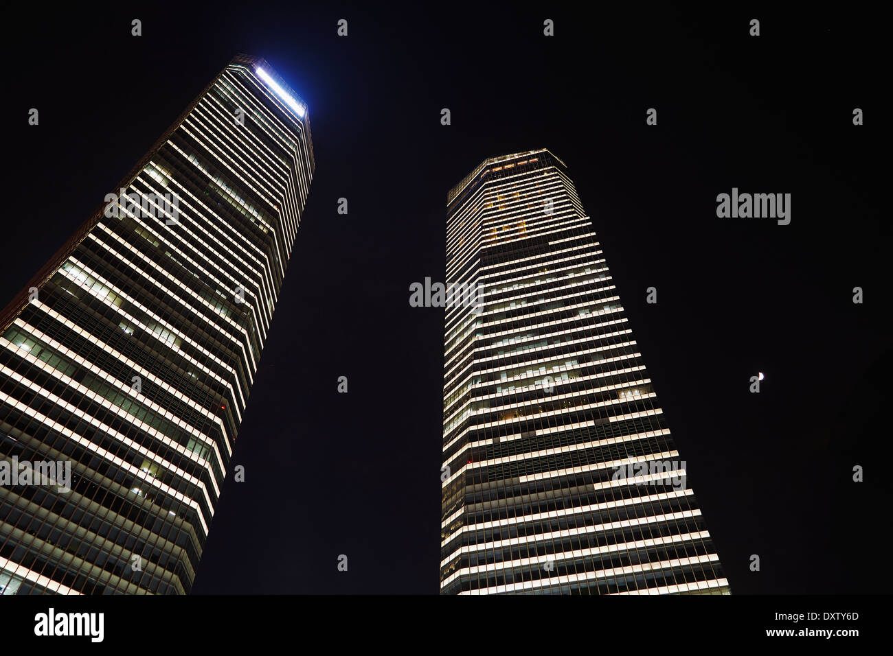 Abend im Lujiazui Bezirk Pudong, Shanghai, China. Stockfoto