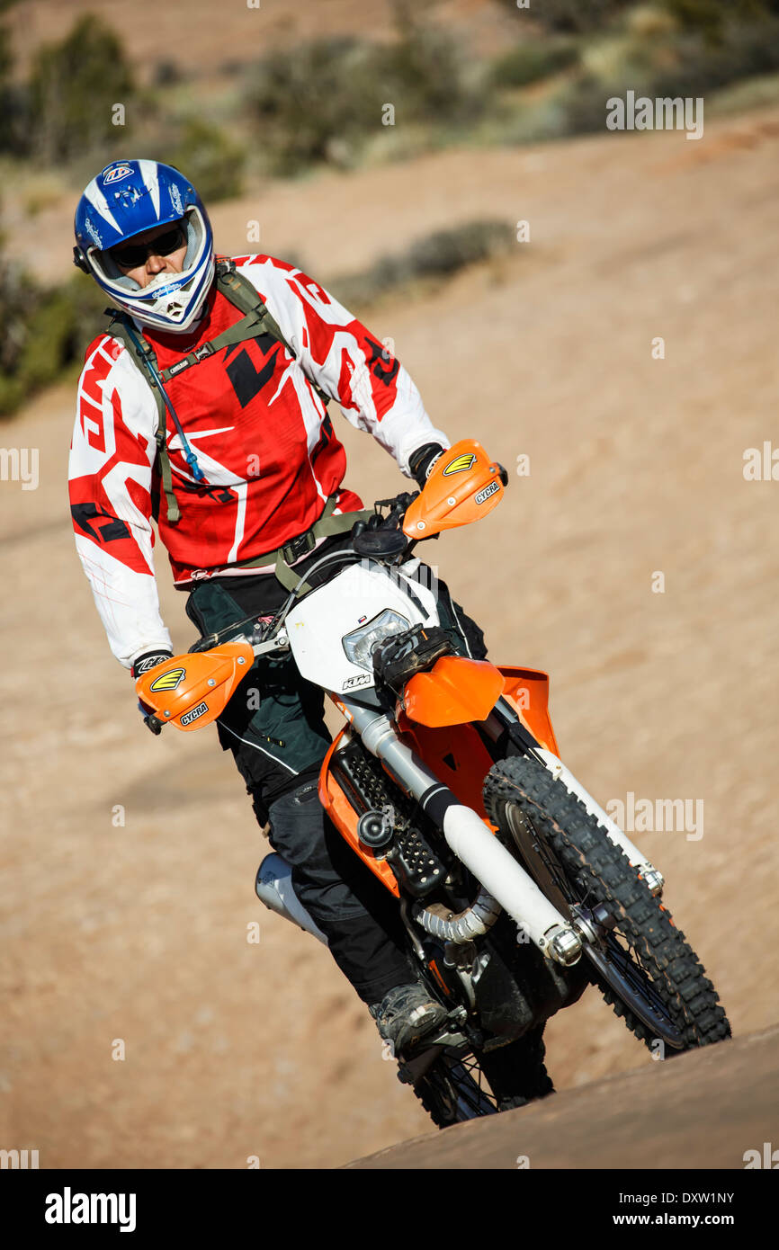 Motocross-Fahrer, Slickrock Trail, Sand Wohnungen Recreation Area, Utah, USA Stockfoto