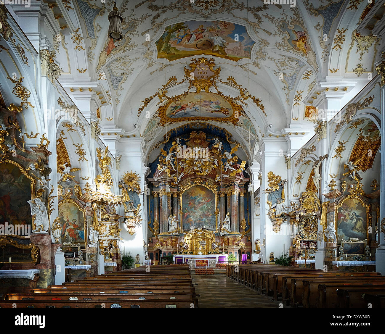DE - Bayern: Innenraum der Klosterkirche in Dietramszell Stockfoto