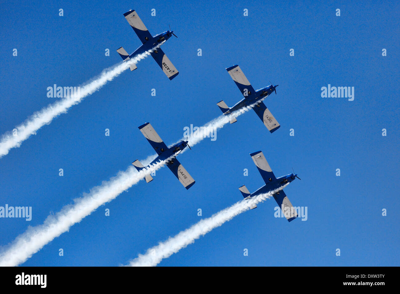 Kunstflug Flugzeug Gruppenbildung während der Air Show in Athen, Griechenland Stockfoto
