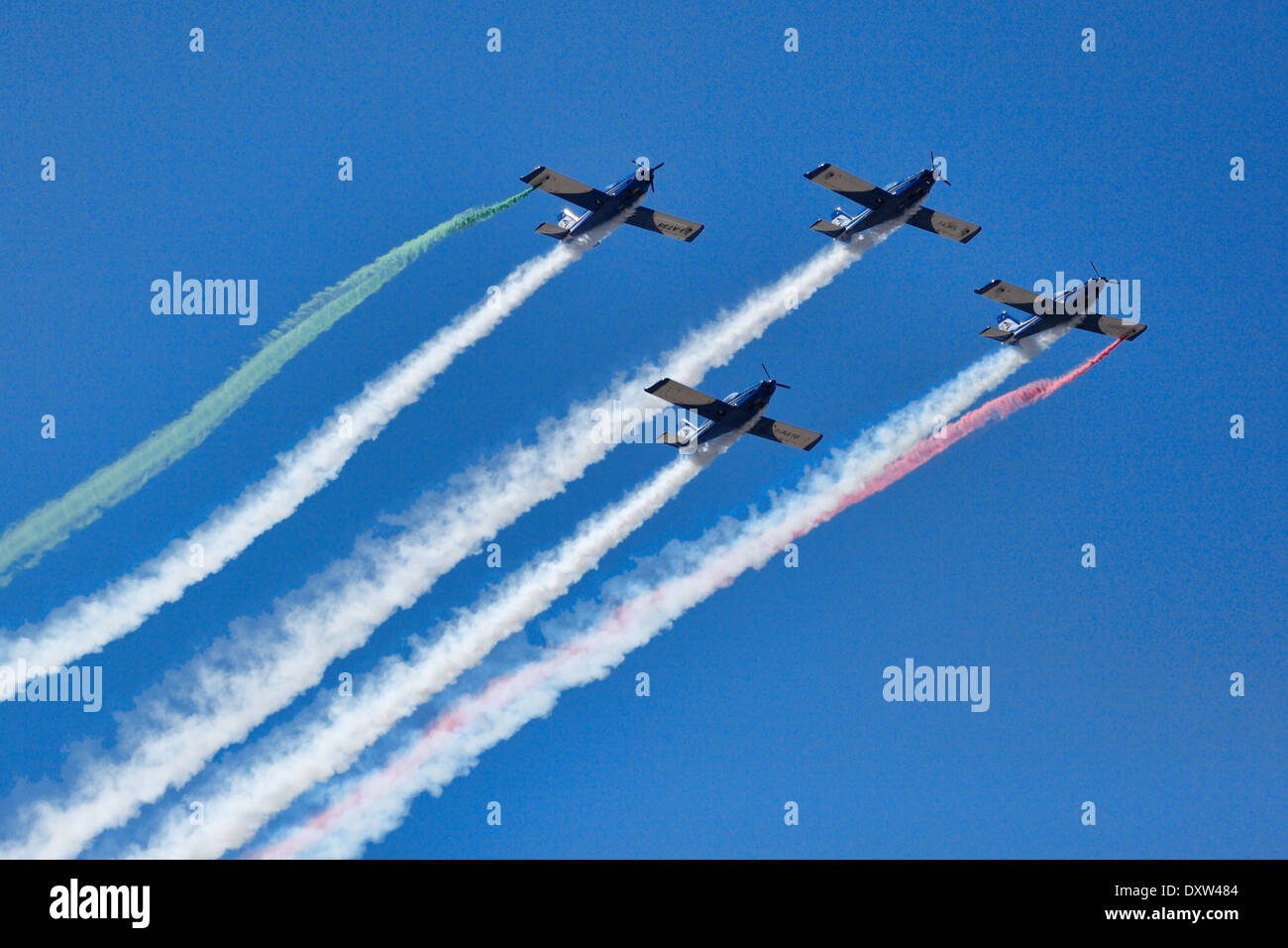 Kunstflug Flugzeug Gruppenbildung während der Air Show in Athen, Griechenland Stockfoto