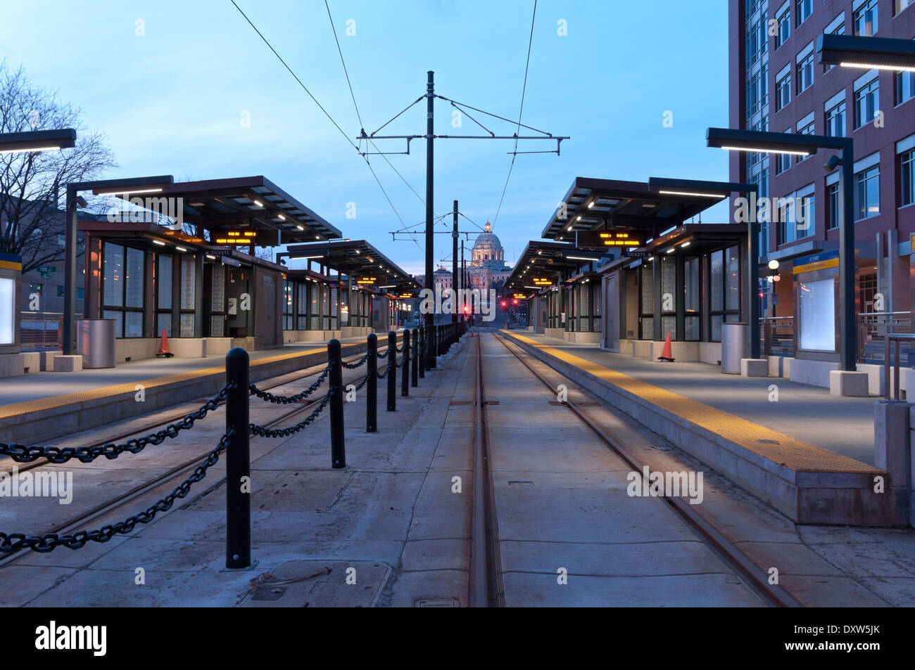 Light Rail Station in der Innenstadt in der Nähe von Saint Paul Minnesota State Capitol Stockfoto