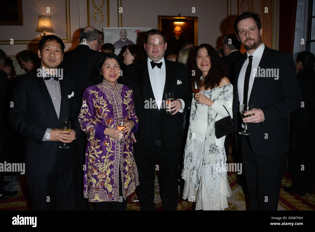 London England, 31. März 2014: British Raj große Curry Dinner mit wichtigsten Speake General Sir Mike Jackson. Organisieren von Mei SIM-Lai OBE DL und ihre Ausschussmitglieder Fundraising für die ABF die Soldaten Charity in The Oriental Club in London. Bildnachweis: Siehe Li/Alamy Live News Stockfoto