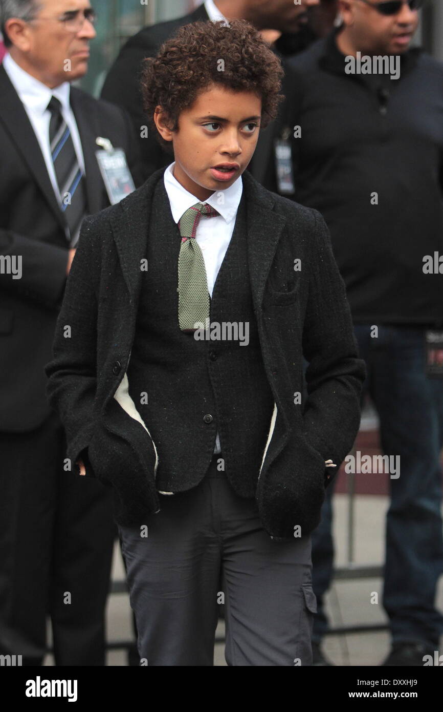 Hugh jackman and oscar maximilian jackman Fotos und Bildmaterial in