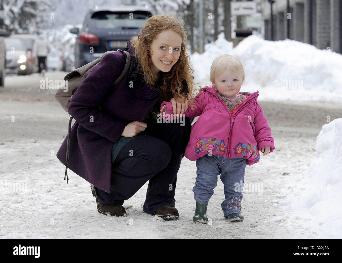 Kate Williams britische Autor Historiker und TV-Moderatorin im Urlaub in den Courmayeur Bergen wo sie ihr neuestes Buch "Freuden Men' bei 'Courmayeur Noir Film Festival' Aosta Featuring fördert: Kate Williams wo: Tal Italien wenn: 14 Stockfoto