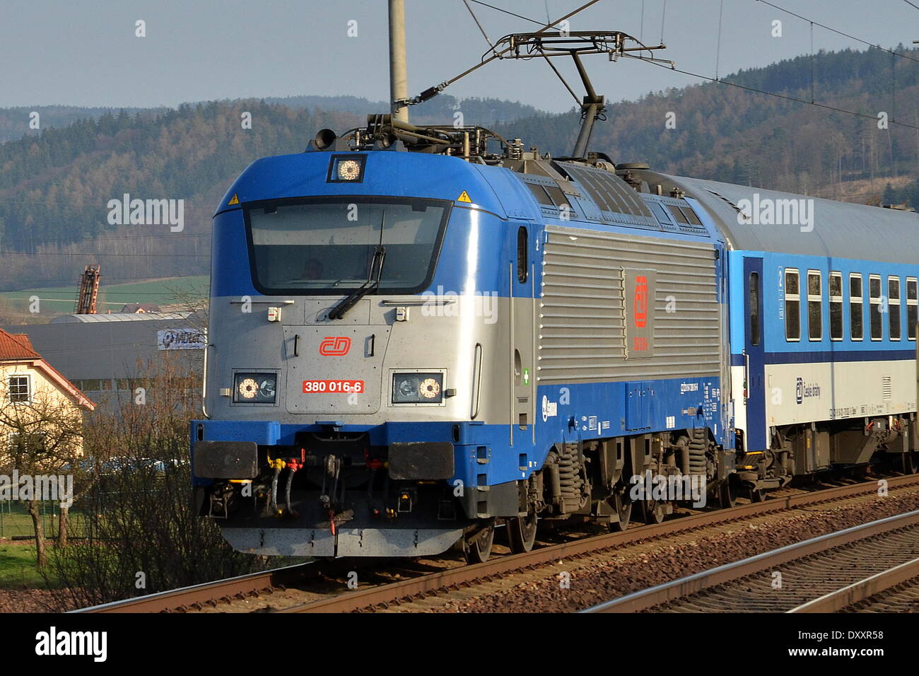 Tschechische Bahn, CD, elektrifiziert, Zug, Lok, Skoda 109 E Stockfoto