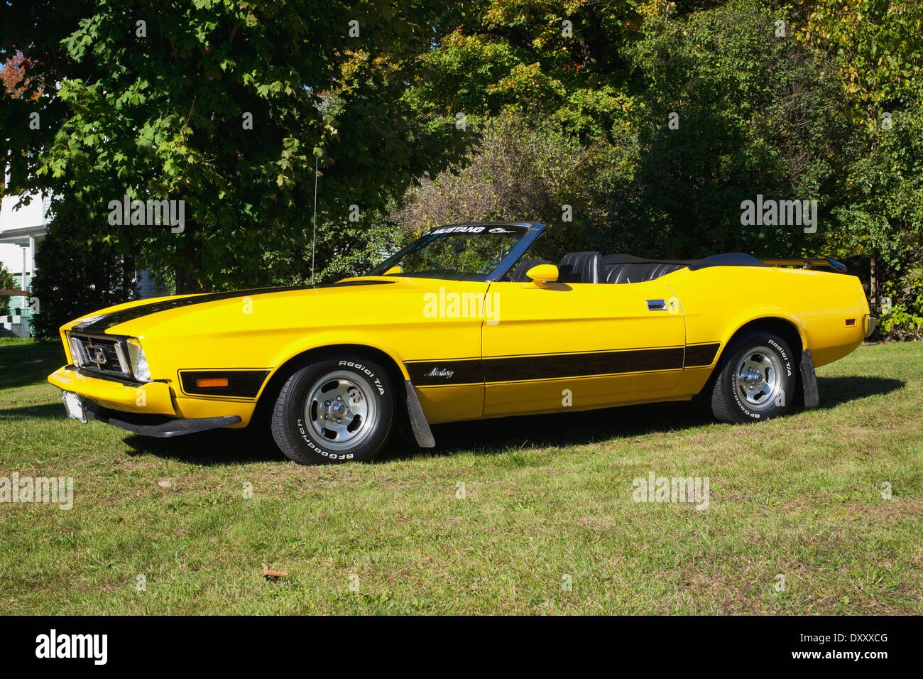 1973 Ford Mustang Cabrio; Roxton Teich, Quebec, Kanada Stockfoto